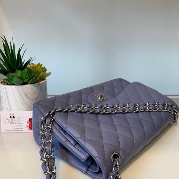 Chanel Jumbo Lambskin - Picture 4 of 5